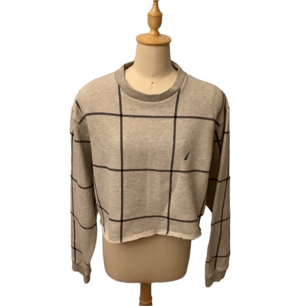 NAUTICA, crop top with frayed edge. Size Medium‎